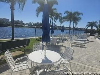Building Photo - 6287 Bay Club Dr