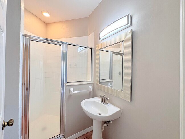 Building Photo - 9865 Perfect Dr