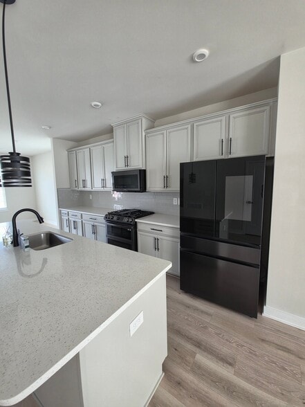 Building Photo - 2195 Autumn Cyprus Ave