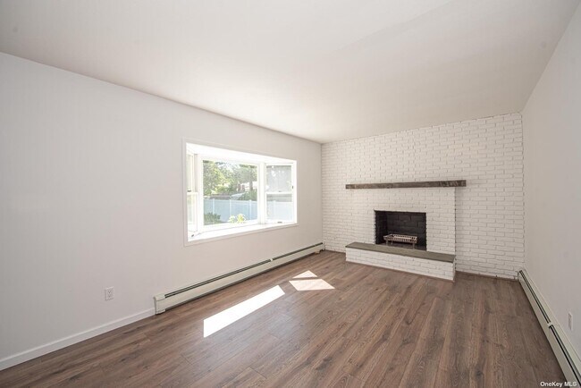 Building Photo - 22 Eastover Dr