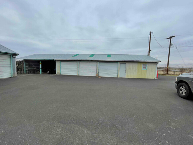 Building Photo - 2720 W Wapato Rd