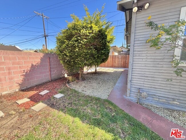 Building Photo - 3774 S Gramercy Pl