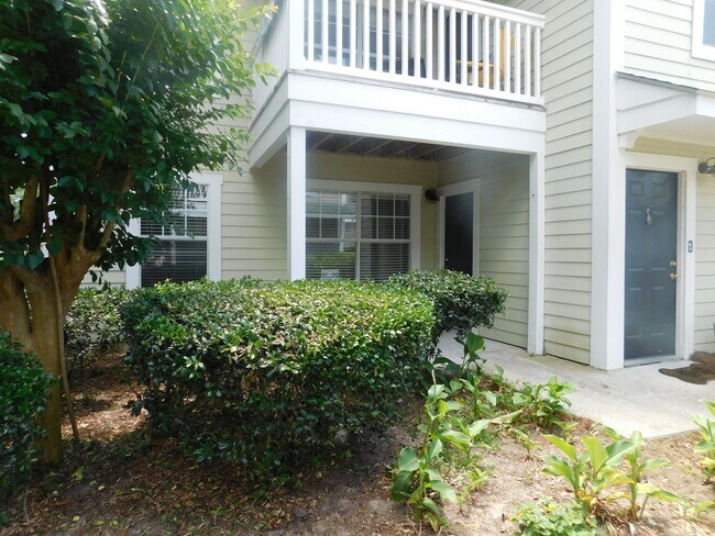Building Photo - Newly renovated villa at Old South