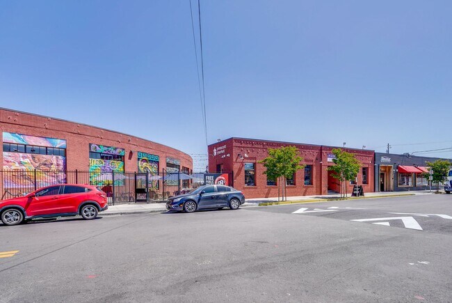 Building Photo - 1317 Pullman Wy