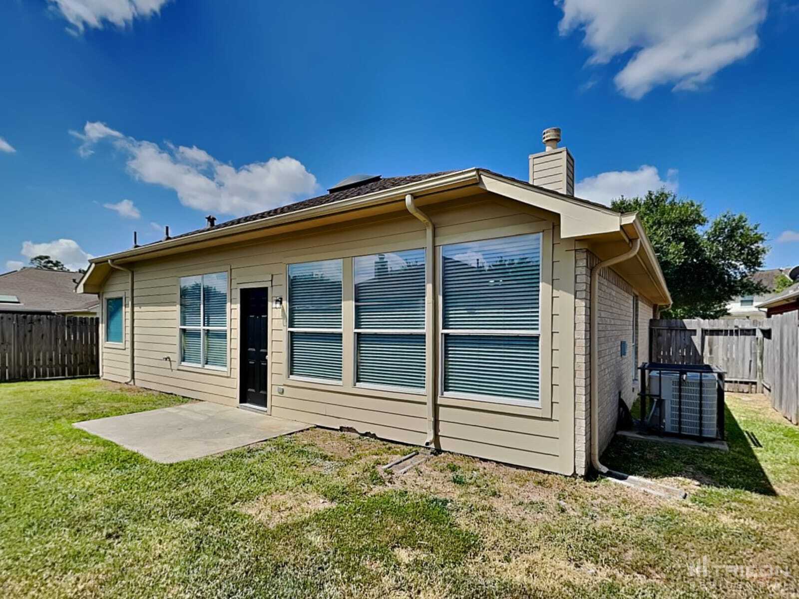 Building Photo - 24022 Holleygate Ct