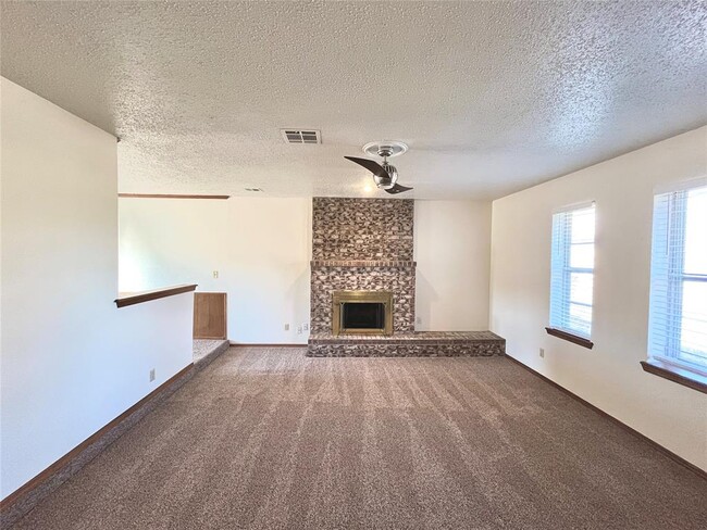 Building Photo - 716 Smalley Dr