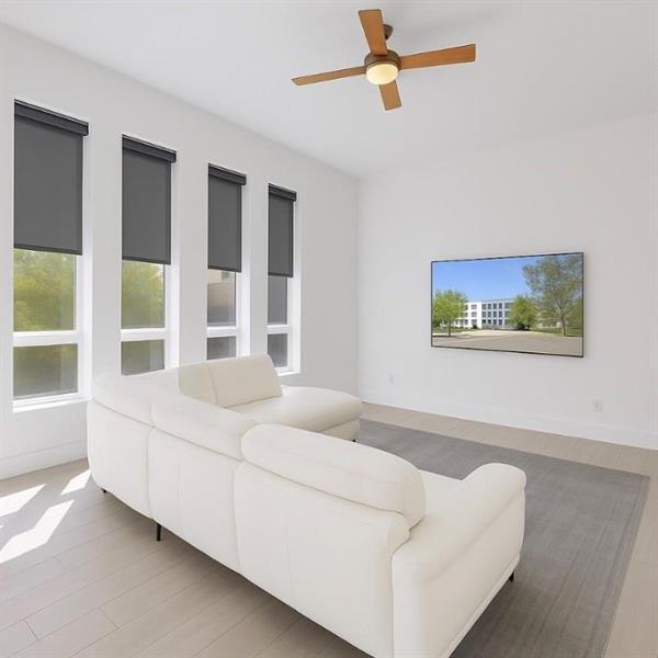 Building Photo - 703 SE 16th Ct