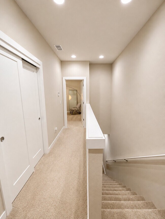 Building Photo - 17105 SW Albatross Ln