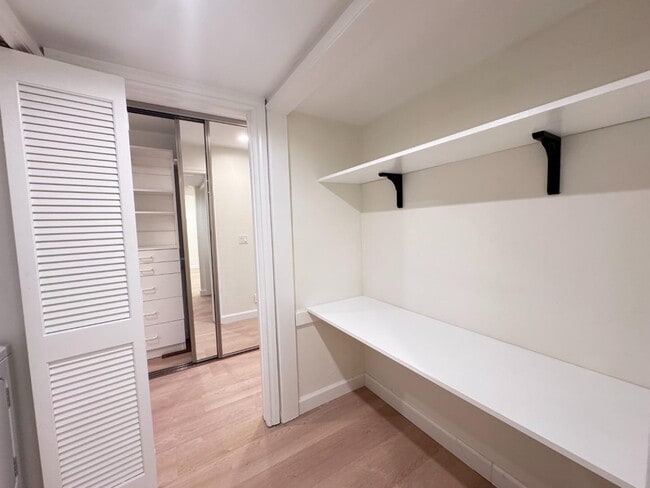 Building Photo - 101 2nd St