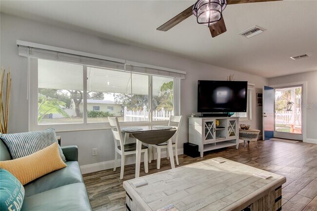 Building Photo - 1907 2nd St N