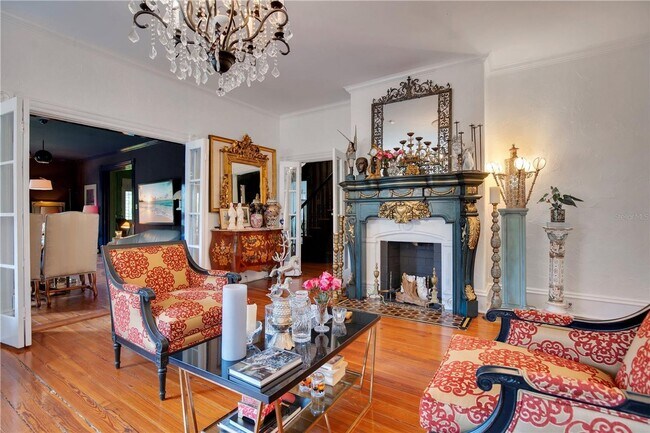 Building Photo - Queen Anne Victorian Estate