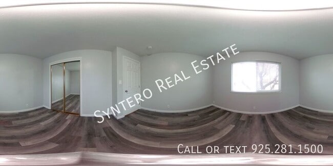 Building Photo - 1595 3rd Ave