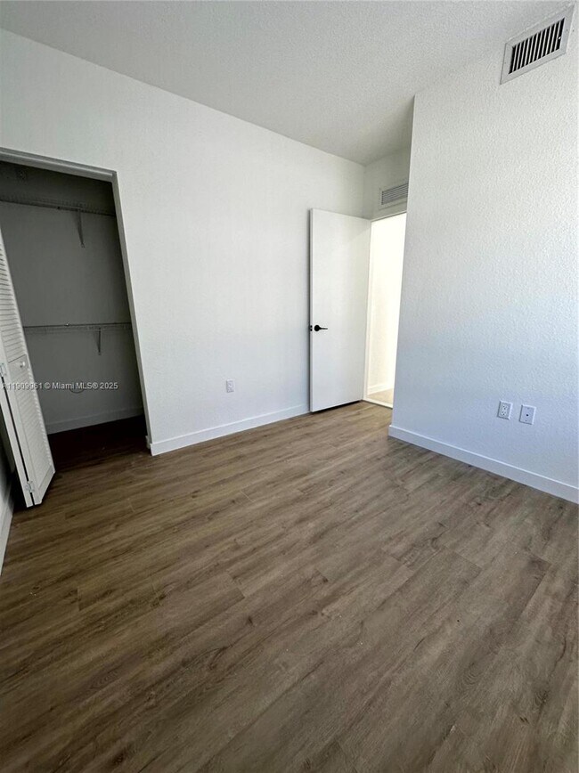 Building Photo - 14577 SW 261 St Ter