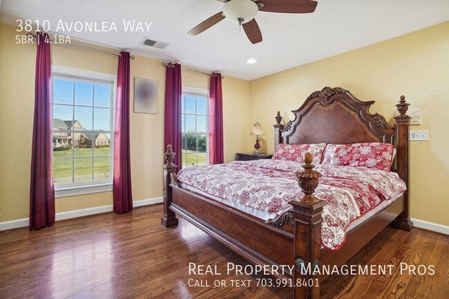 Building Photo - Gated Community, 10 Acres
