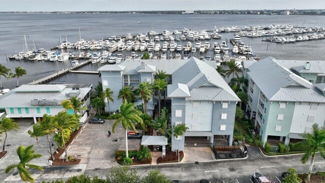 Building Photo - 875 NW Flagler Ave