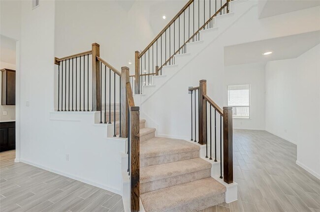 Building Photo - 2223 Rustboro Dr