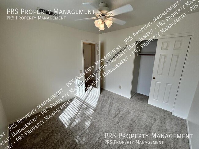 Building Photo - 3809 E Desert Flower Ln