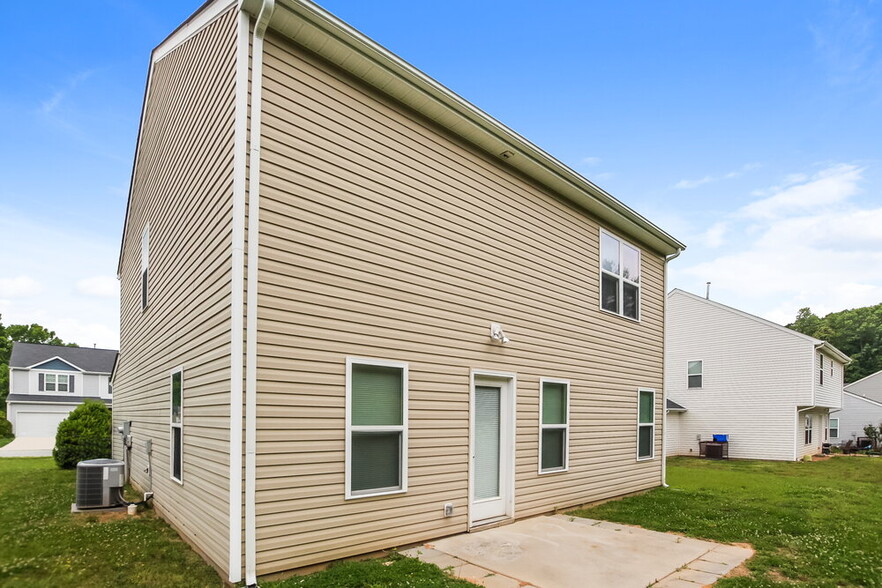 Building Photo - 117 Ashmore Dr