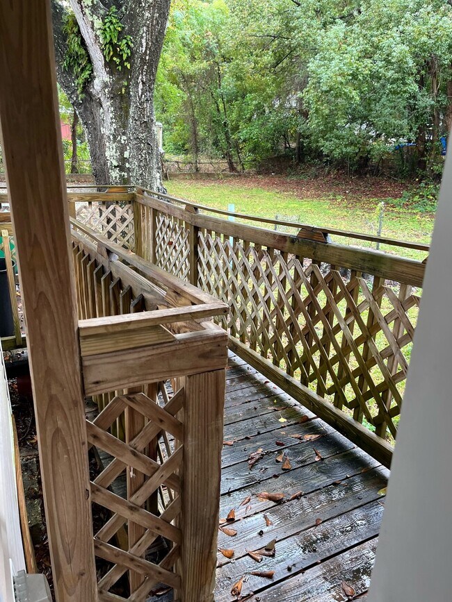 Building Photo - 239 Graham Ave