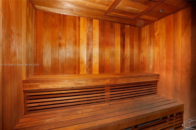 Building Photo - 2665 SW 37th Ave