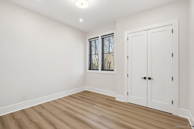 Building Photo - 34 Clinton Ave