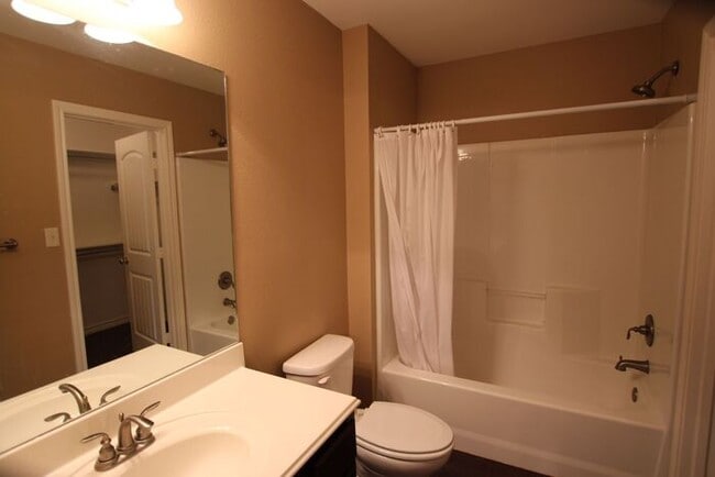 Building Photo - COMING SOON! - Gorgeous 3 Bedroom Home in ...