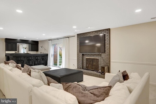 Building Photo - 6305 Dunaway Ct