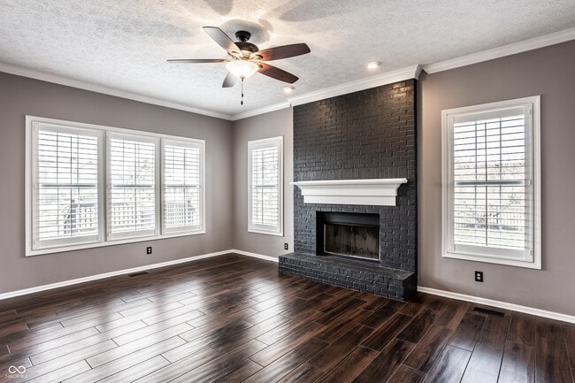 Building Photo - 8102 Fairway Dr