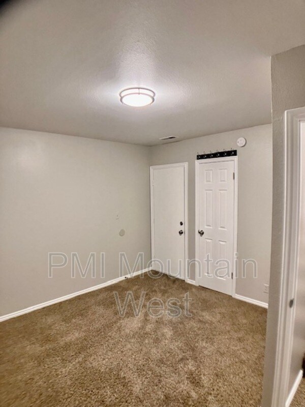 Building Photo - 567 N 200 E