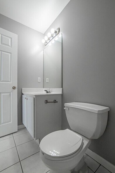Building Photo - 157 Leeder Hill Dr