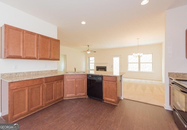 Building Photo - 10 Bayberry Cir