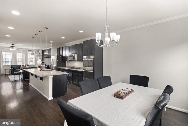 Building Photo - 16013 Haygrath Pl