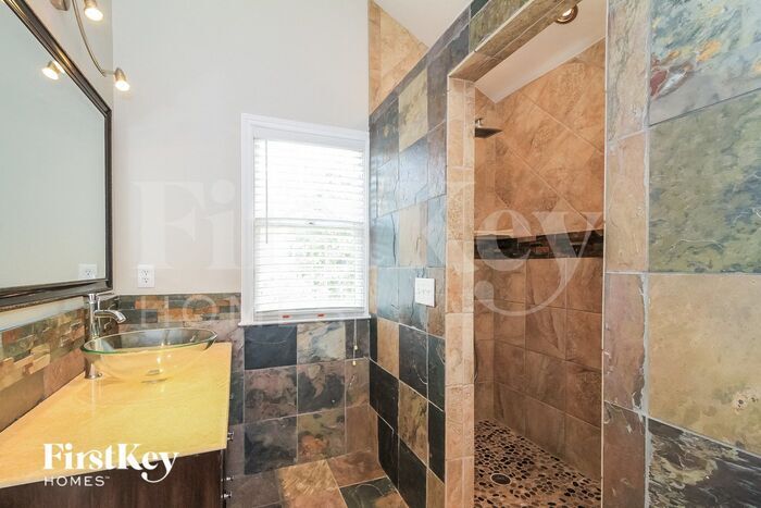 Building Photo - 6845 Greenbrook Dr