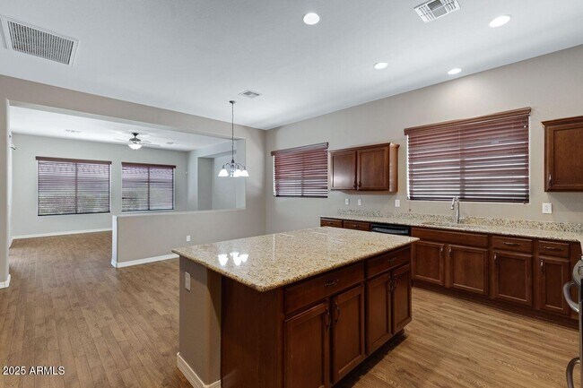 Building Photo - 2268 W River Rock Trail