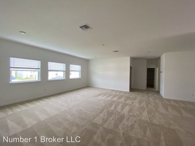 Building Photo - 8 br, 4 bath House - 681 Caterpillar Run