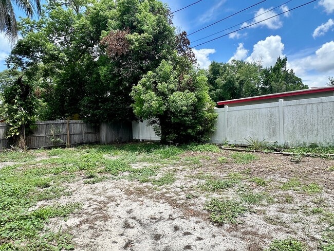Building Photo - 5936 Elm St