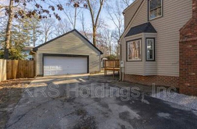 Building Photo - 10913 Drayton Rd