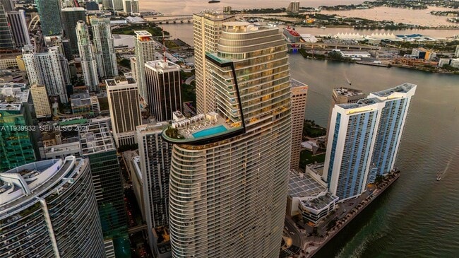 Building Photo - 300 Biscayne Blvd Way