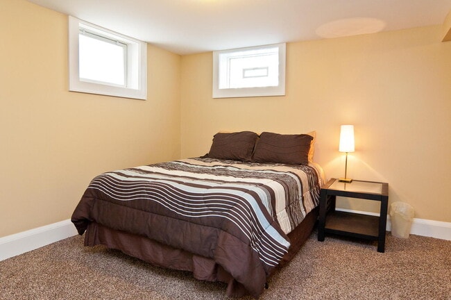 Building Photo - Charming 4-Bed Minneapolis Home with Hardwood Floors & Finished Basement