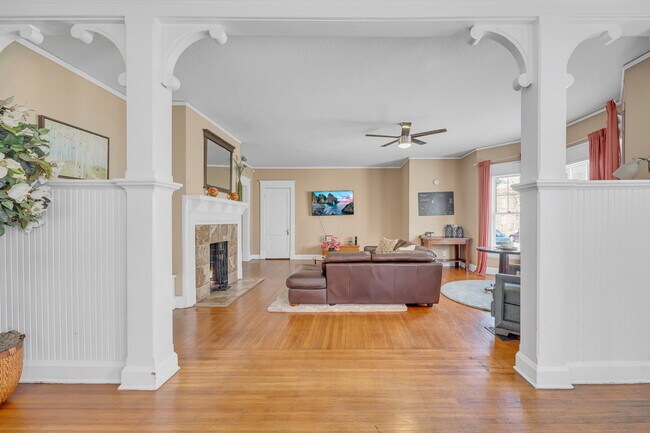 Building Photo - 118 Cottage Ave