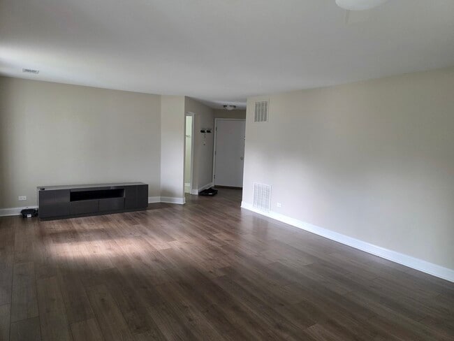 Building Photo - 1545 Thornfield Ln