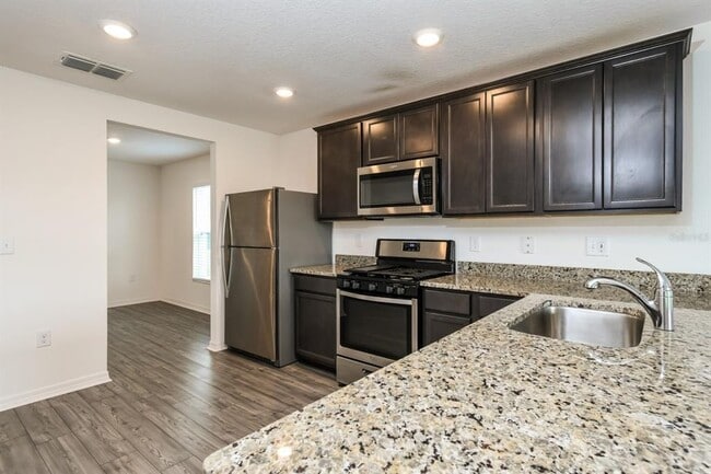 Building Photo - 505 Kensington View Dr