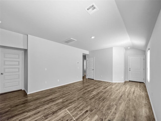Building Photo - 1211 Clydesdale Dr