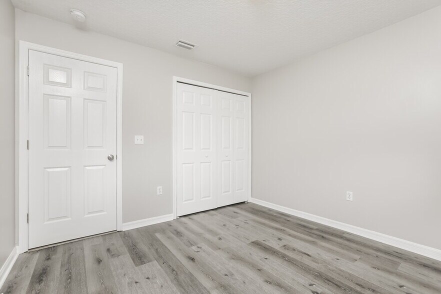 Building Photo - 4863 Treasure Cay Rd