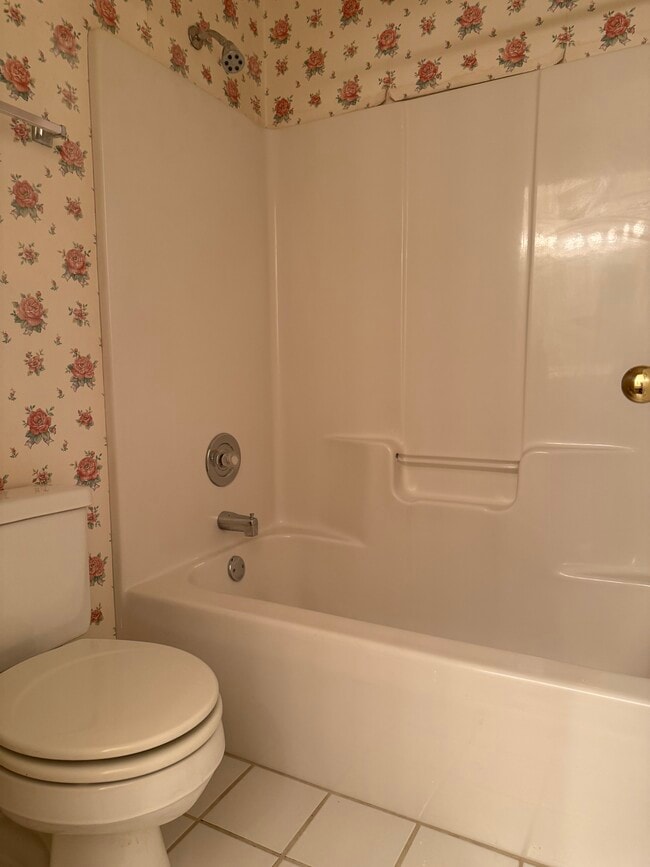 Building Photo - West Lane