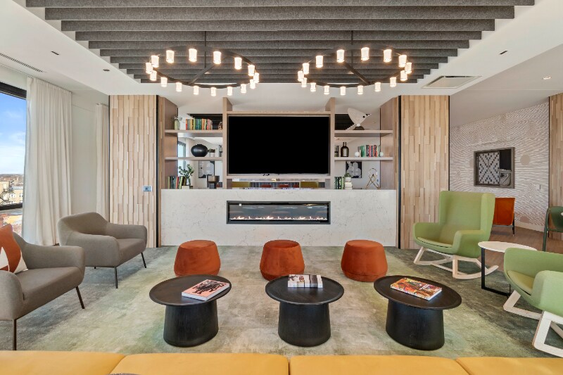 Building Photo - 4693 N Broadway