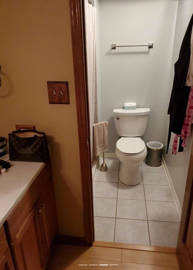 Building Photo - 2 Bedrooms, 2 Bathrooms and Plenty of Amen...