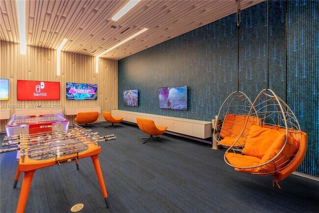 Building Photo - 17975 Collins Ave