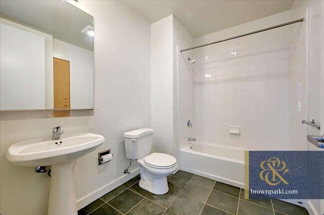 Building Photo - 301 Bryant St