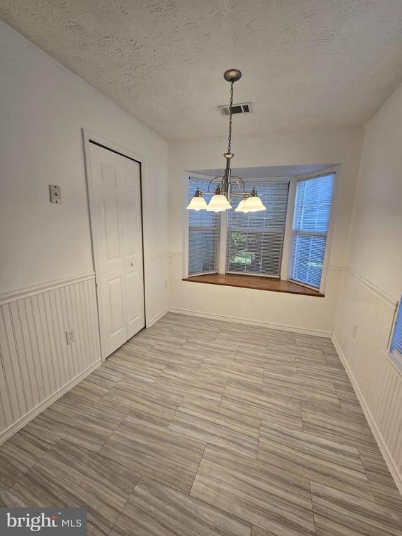 Building Photo - 6062 Red Squirrel Pl